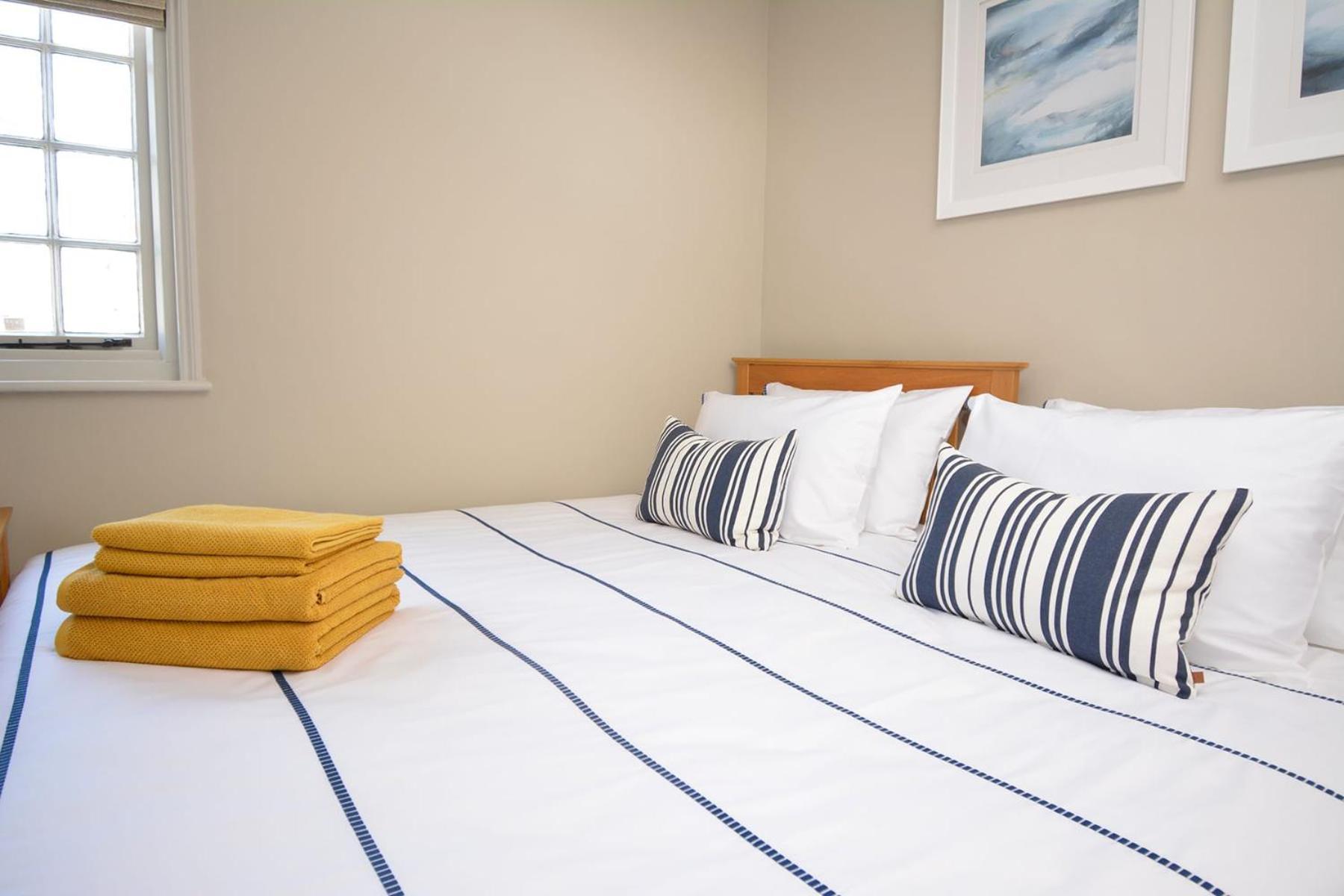 Bosun Cottage - Boutique Retreat On The Beach Deal Exterior photo